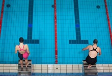 Przygotowanie do zawodów pływackich: Jak przygotować ciało do wyścigu