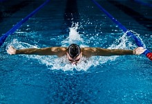Jak startować w zawodach pływackich: Poradnik dla początkujących