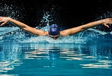 Porady dla pływaków: Jak zwiększyć swoją szybkość podczas pływania