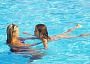Jak oswoić dziecko z wodą i pływaniem: Poradnik dla rodziców